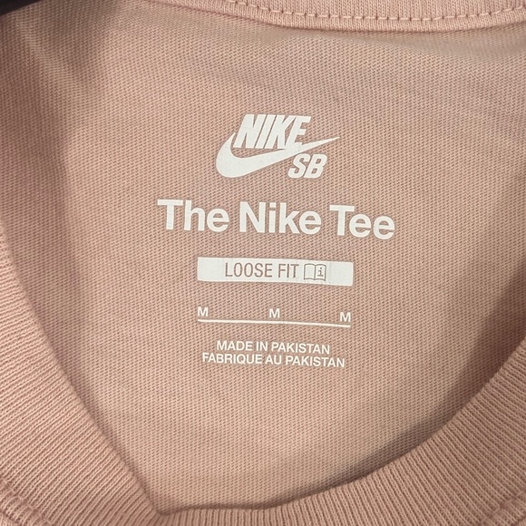 Nike SB Size Medium Pink T-Shirt - Picture 6 of 6